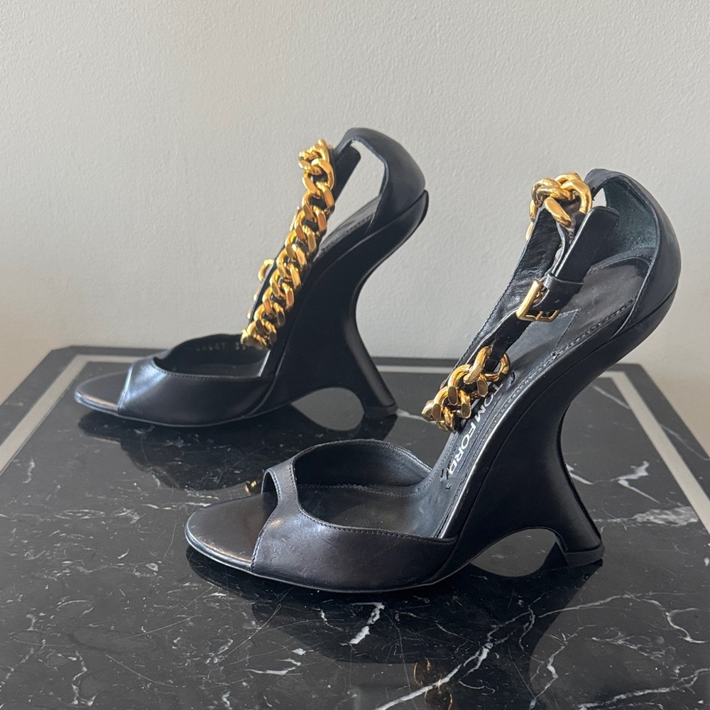 Tom Ford curved Black Heels with Gold Chain Accent 39 Sandals fetish